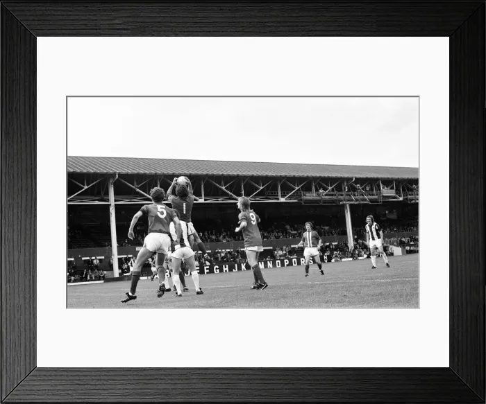 Framed Print : WBA 0-0 Birmingham City, Texaco Cup Group Stage match at The Hawthorns Framed Print : WBA 0-0 Birmingham City, Texaco Cup Group Stage match at The Hawthorns
