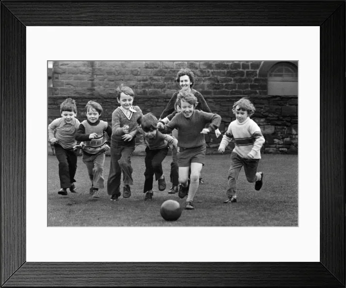 Framed Print : Miss Kathleen Sibley, headmistress of Queens Street Infants School, Morley, near Leeds