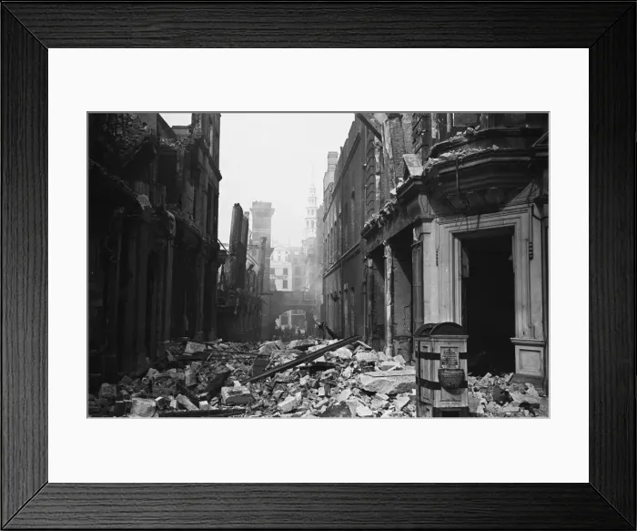 Framed Print : Rubble litters Poppins Court following the most devastating air raid on London which took Framed Print : Rubble litters Poppins Court following the most devastating air raid on London which took