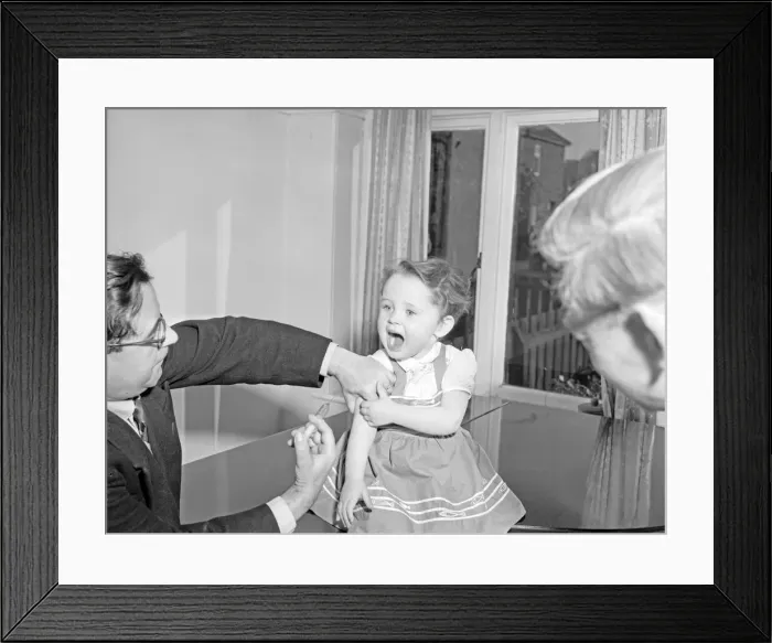 Framed Print : Polio vaccination at a Cambridgeshire General Practice. April 1959 Framed Print : Polio vaccination at a Cambridgeshire General Practice. April 1959