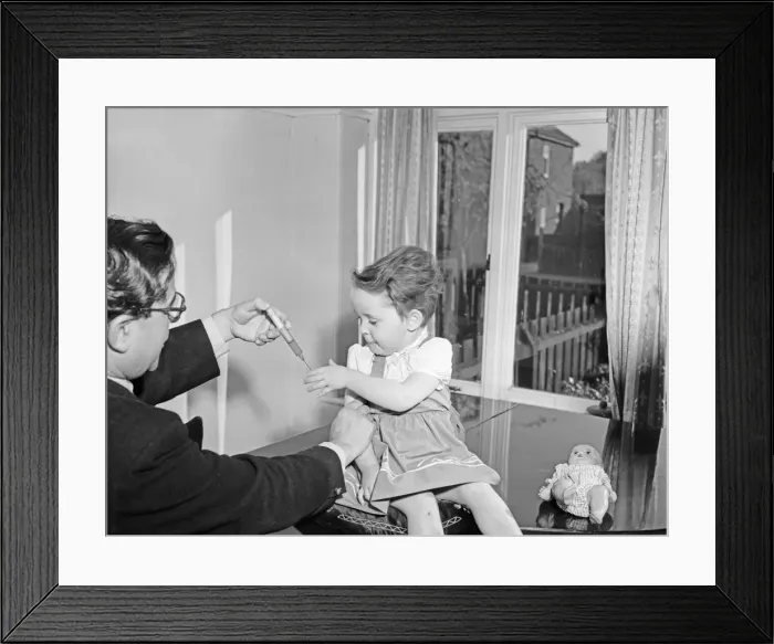 Framed Print : Polio vaccination at a Cambridgeshire General Practice. April 1959 Framed Print : Polio vaccination at a Cambridgeshire General Practice. April 1959