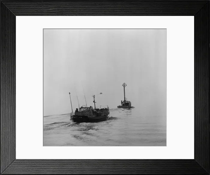 Framed Print : The former Longhope lifeboat T. G. B ON962, seen here leaving Littlehampton Framed Print : The former Longhope lifeboat T. G. B ON962, seen here leaving Littlehampton