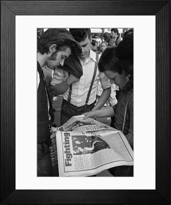 Framed Print : Punk Rocker and Teddy Boy youths in Kings Road, London