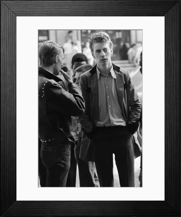 Framed Print : Punk Rocker and Teddy Boy youths in Kings Road, London. Pictured, Teddy Boys