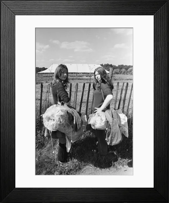 Framed Print : Flora and Daisy two early arrivals at Richfield Avenue, site of Reading Festival 22nd