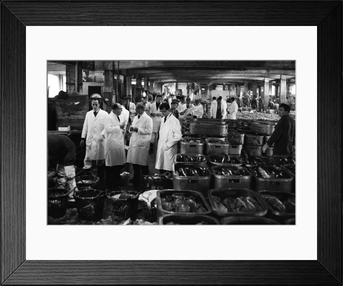 Framed Print : Grimsby fish market, Lincolnshire. 26th September 1963 Framed Print : Grimsby fish market, Lincolnshire. 26th September 1963