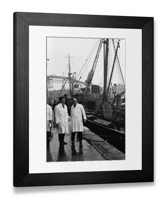 Framed Print : Grimsby fish market, Lincolnshire. 26th September 1963 Framed Print : Grimsby fish market, Lincolnshire. 26th September 1963