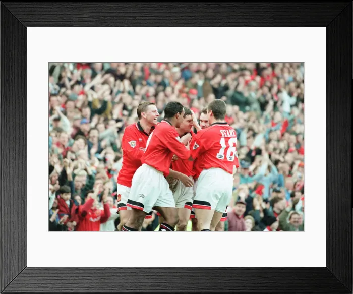 Framed Print : Manchester United 2-0 QPR, FA Cup Quarter Final match action, Old Trafford Framed Print : Manchester United 2-0 QPR, FA Cup Quarter Final match action, Old Trafford