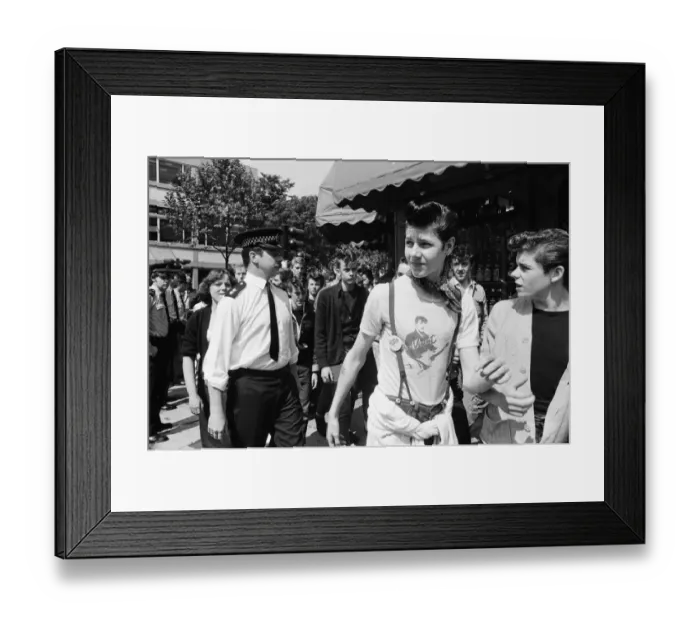 Framed Print : Punk Rocker and Teddy Boy youths in Kings Road, London