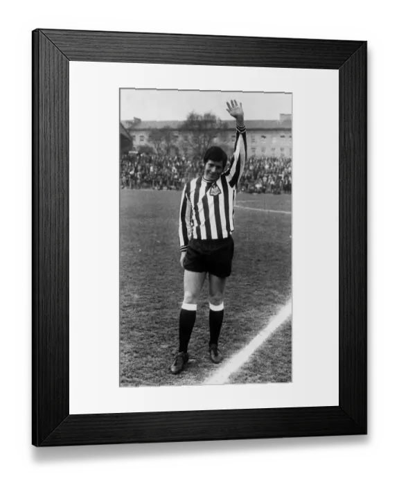 Framed Print : Footballer Geoff Allen. Circa May 1971