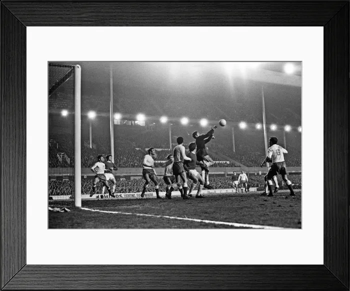 Framed Print : European Champions Cup Third Round First Leg match held at Goodison Park, Liverpool Framed Print : European Champions Cup Third Round First Leg match held at Goodison Park, Liverpool