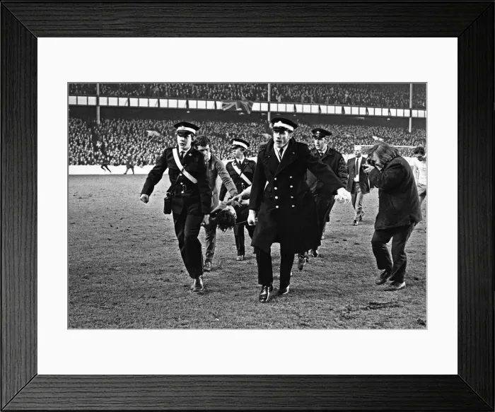 Framed Print : European Champions Cup Third Round First Leg match held at Goodison Park, Liverpool Framed Print : European Champions Cup Third Round First Leg match held at Goodison Park, Liverpool
