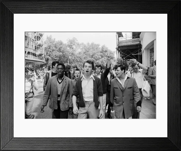 Framed Print : Punk Rocker and Teddy Boy youths in Kings Road, London