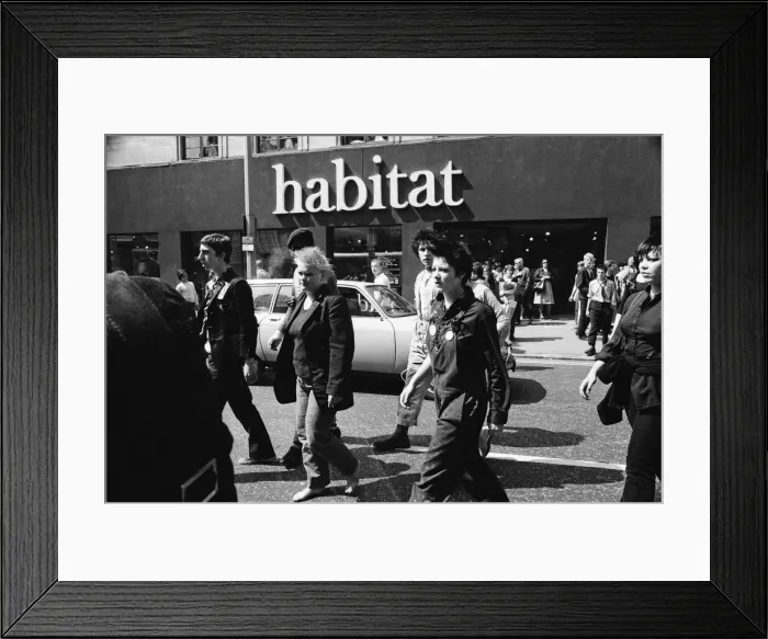 Framed Print : Punk Rocker and Teddy Boy youths in Kings Road, London Framed Print : Punk Rocker and Teddy Boy youths in Kings Road, London