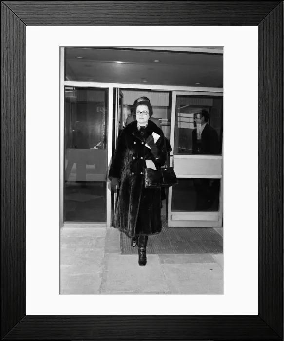 Framed Print : Princess Grace of Monaco leaving Heathrow Airport for Nice after a short visit to London Framed Print : Princess Grace of Monaco leaving Heathrow Airport for Nice after a short visit to London