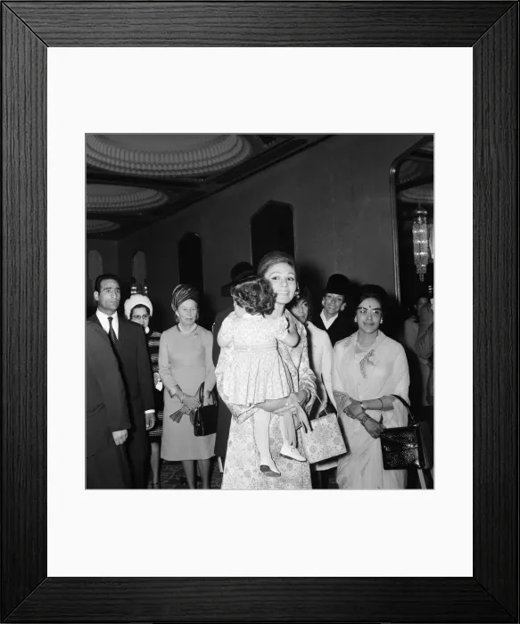 Framed Print : Queen Farah Diba (Empress) takes her baby daughter Princess Leila to a tea party of world Framed Print : Queen Farah Diba (Empress) takes her baby daughter Princess Leila to a tea party of world