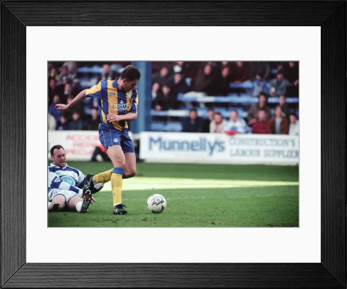 Framed Print : QPR 0-4 Leeds United, premier league match action, Loftus Road, Monday 4th April 1994 Framed Print : QPR 0-4 Leeds United, premier league match action, Loftus Road, Monday 4th April 1994