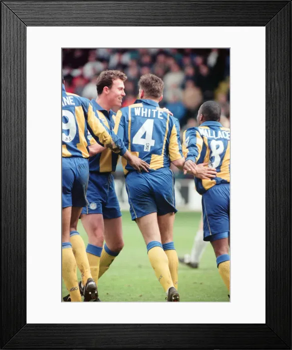 Framed Print : QPR 0-4 Leeds United, premier league match action, Loftus Road, Monday 4th April 1994