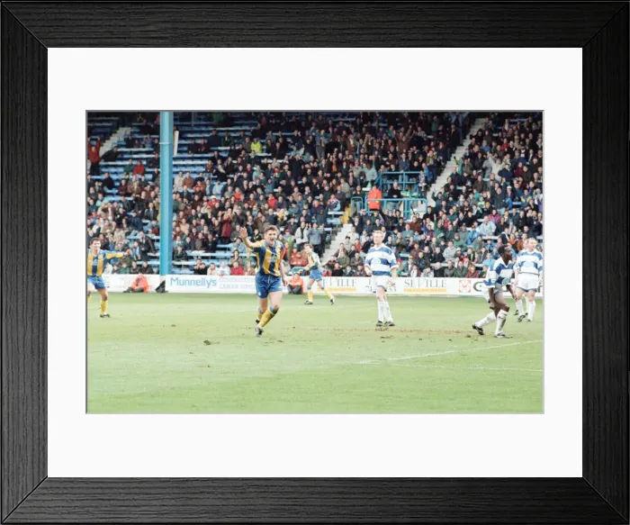 Framed Print : QPR 0-4 Leeds United, premier league match action, Loftus Road, Monday 4th April 1994 Framed Print : QPR 0-4 Leeds United, premier league match action, Loftus Road, Monday 4th April 1994