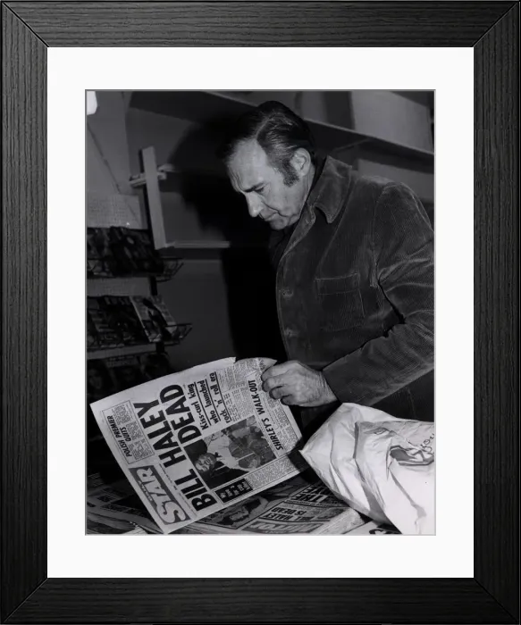 Framed Print : JOHN STONEHOUSE READS THE DAILY STAR 10 / 2 / 1981 Framed Print : JOHN STONEHOUSE READS THE DAILY STAR 10 / 2 / 1981