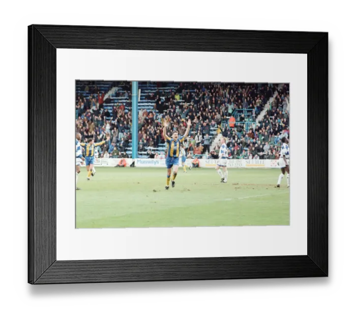 Framed Print : QPR 0-4 Leeds United, premier league match action, Loftus Road, Monday 4th April 1994 Framed Print : QPR 0-4 Leeds United, premier league match action, Loftus Road, Monday 4th April 1994