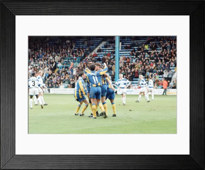 Framed Print : QPR 0-4 Leeds United, premier league match action, Loftus Road, Monday 4th April 1994 Framed Print : QPR 0-4 Leeds United, premier league match action, Loftus Road, Monday 4th April 1994