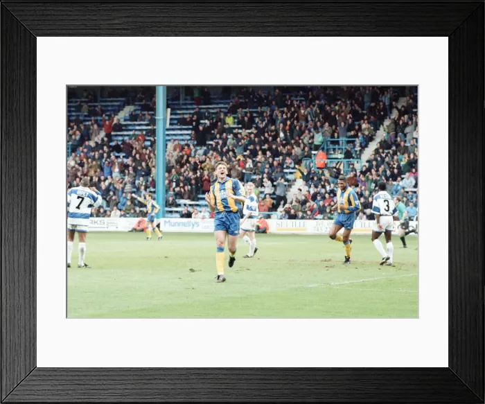 Framed Print : QPR 0-4 Leeds United, premier league match action, Loftus Road, Monday 4th April 1994