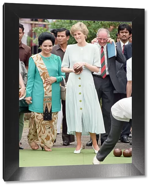 Diana, Princess of Wales visit to Indonesia 1989. The Princess plays a game of boules