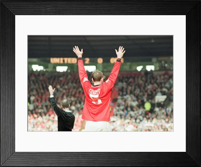 Framed Print : Manchester United 2-0 QPR, FA Cup Quarter Final match action, Old Trafford Framed Print : Manchester United 2-0 QPR, FA Cup Quarter Final match action, Old Trafford
