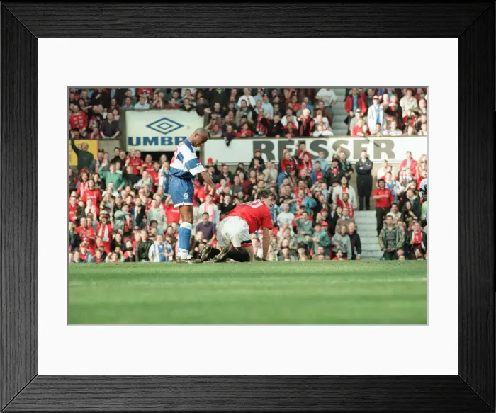 Framed Print : Manchester United 2-0 QPR, FA Cup Quarter Final match action, Old Trafford Framed Print : Manchester United 2-0 QPR, FA Cup Quarter Final match action, Old Trafford