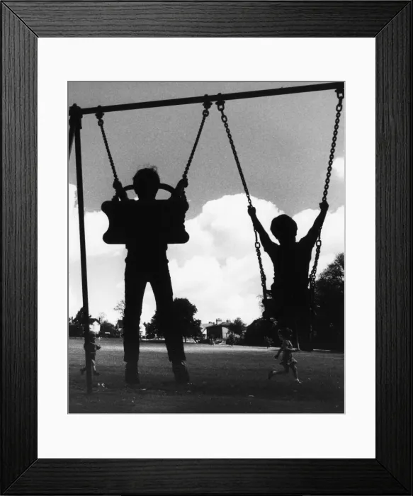 Framed Print : Children playing on The Common, Saffron Walden, Essex, 28th May 1985 Framed Print : Children playing on The Common, Saffron Walden, Essex, 28th May 1985