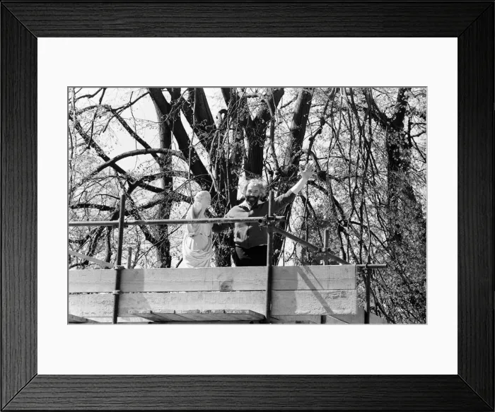 Framed Print : Michael Benfield, Ecology party candidate, jogging. 14th May 1979 Framed Print : Michael Benfield, Ecology party candidate, jogging. 14th May 1979