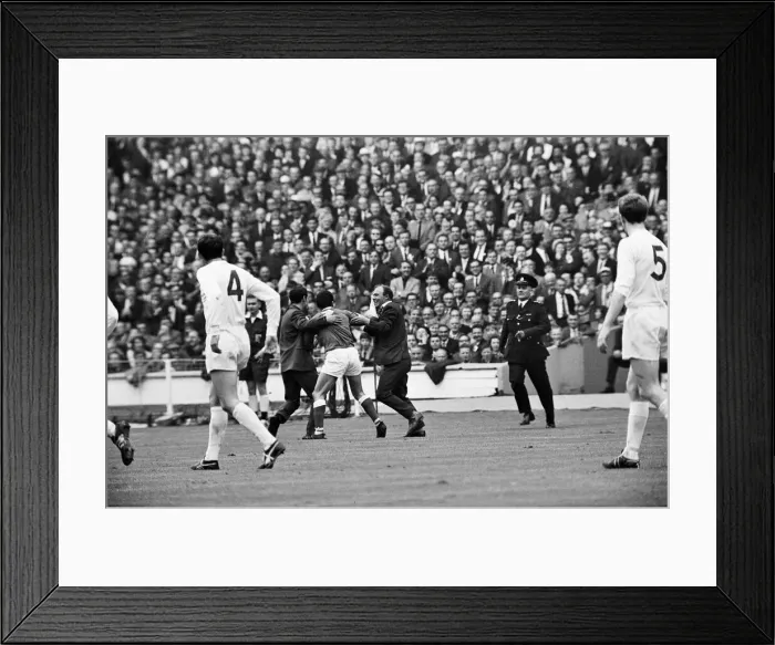 Framed Print : 1966 FA Cup Final at Wembley stadium. Everton 3 v Sheffield Wednesday 2 Framed Print : 1966 FA Cup Final at Wembley stadium. Everton 3 v Sheffield Wednesday 2