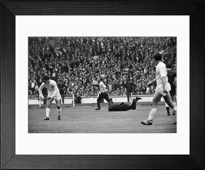 Framed Print : 1966 FA Cup Final at Wembley stadium. Everton 3 v Sheffield Wednesday 2 Framed Print : 1966 FA Cup Final at Wembley stadium. Everton 3 v Sheffield Wednesday 2