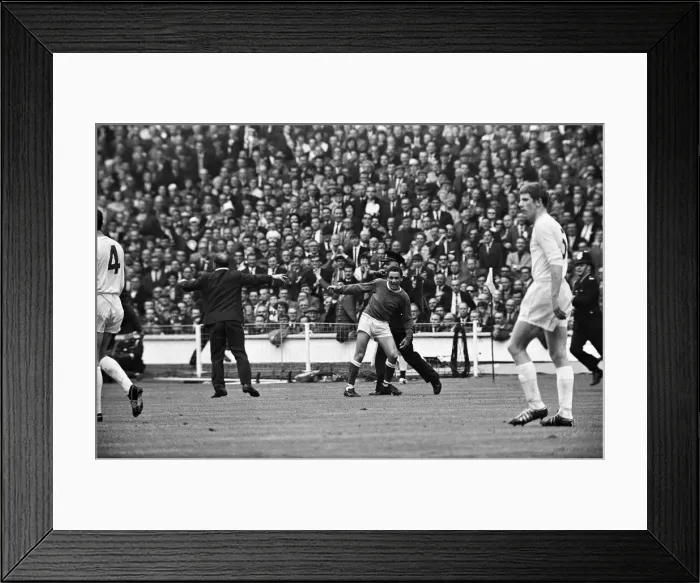 Framed Print : 1966 FA Cup Final at Wembley stadium. Everton 3 v Sheffield Wednesday 2 Framed Print : 1966 FA Cup Final at Wembley stadium. Everton 3 v Sheffield Wednesday 2