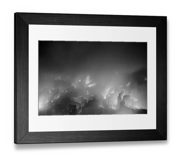 Framed Print : The City of London ablaze seen from the roof of the Northern facade of St Paul Framed Print : The City of London ablaze seen from the roof of the Northern facade of St Paul