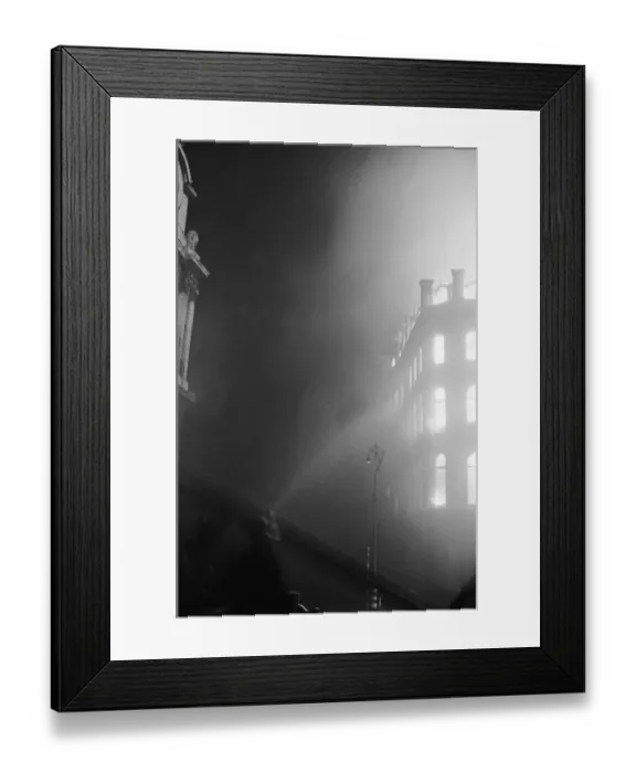 Framed Print : A turntable ladder of the London Fire Brigade tackles fires on Aldersgate Street Framed Print : A turntable ladder of the London Fire Brigade tackles fires on Aldersgate Street