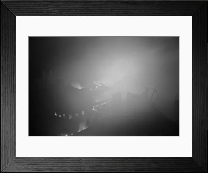 Framed Print : The City of London ablaze seen from the roof of the Northern facade of St Paul