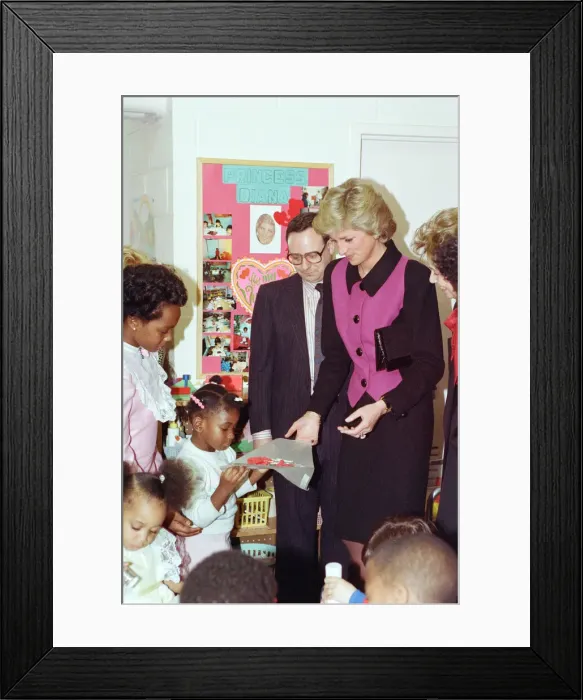 Framed Print : Diana, Princess of Wales visits a day nursery, New York City. February 1989 Framed Print : Diana, Princess of Wales visits a day nursery, New York City. February 1989