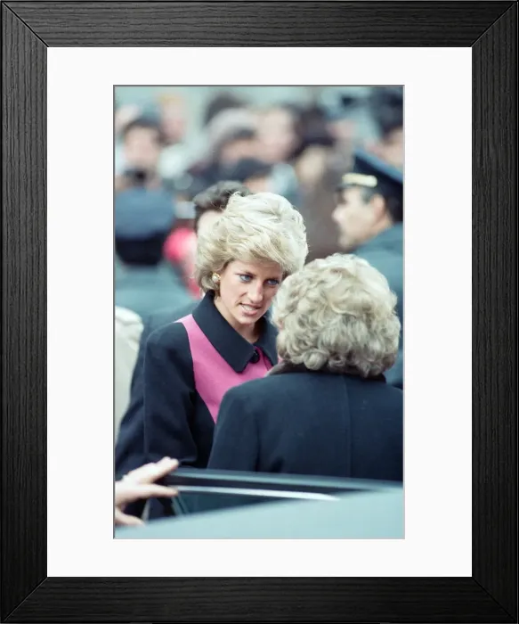 Framed Print : Diana, Princess of Wales visits a day nursery, New York City. February 1989 Framed Print : Diana, Princess of Wales visits a day nursery, New York City. February 1989