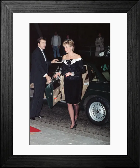 Framed Print : The Princess of Wales, Princess Diana, is guest of honour at a special performance of Framed Print : The Princess of Wales, Princess Diana, is guest of honour at a special performance of