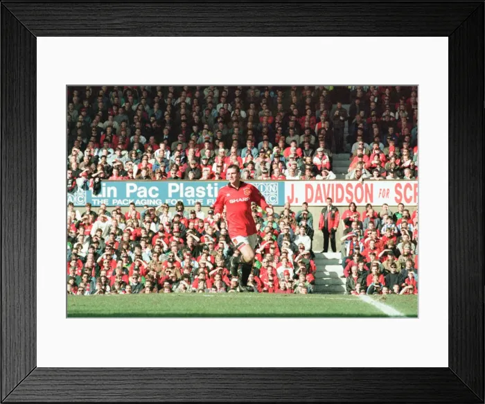 Framed Print : Manchester United 2-0 QPR, FA Cup Quarter Final match action, Old Trafford Framed Print : Manchester United 2-0 QPR, FA Cup Quarter Final match action, Old Trafford