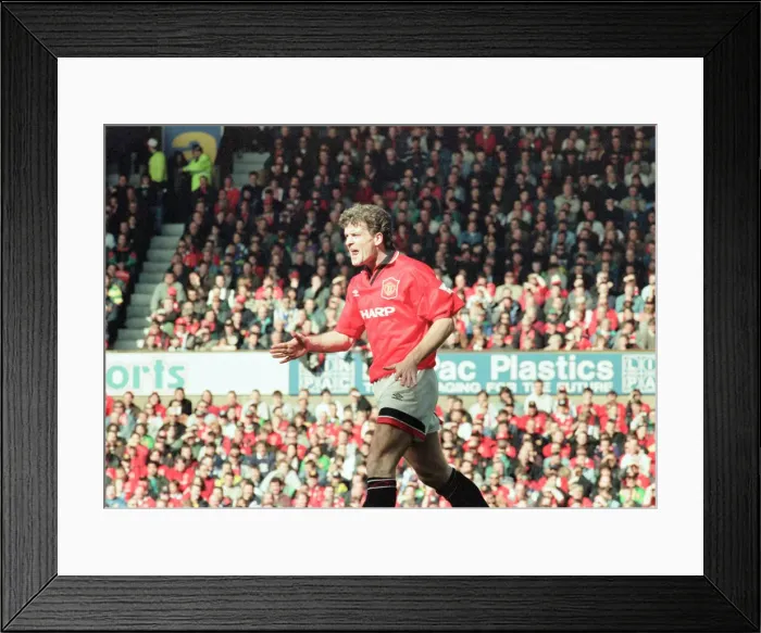 Framed Print : Manchester United 2-0 QPR, FA Cup Quarter Final match action, Old Trafford