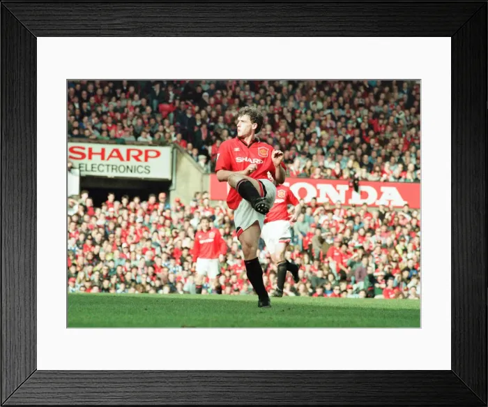 Framed Print : Manchester United 2-0 QPR, FA Cup Quarter Final match action, Old Trafford Framed Print : Manchester United 2-0 QPR, FA Cup Quarter Final match action, Old Trafford