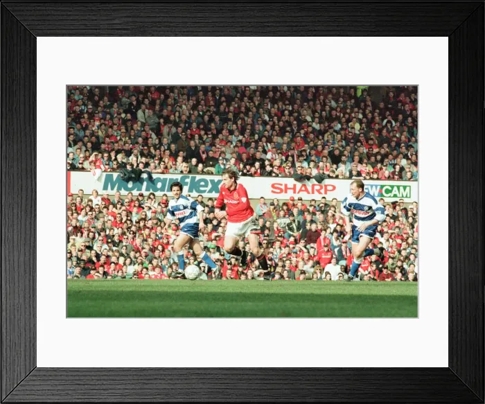 Framed Print : Manchester United 2-0 QPR, FA Cup Quarter Final match action, Old Trafford Framed Print : Manchester United 2-0 QPR, FA Cup Quarter Final match action, Old Trafford