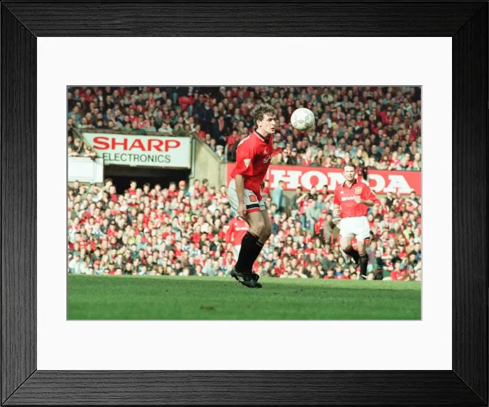 Framed Print : Manchester United 2-0 QPR, FA Cup Quarter Final match action, Old Trafford Framed Print : Manchester United 2-0 QPR, FA Cup Quarter Final match action, Old Trafford