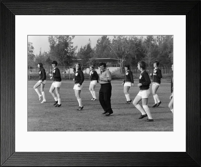 Framed Print : The British Womens football team. Pictured in Mexico City