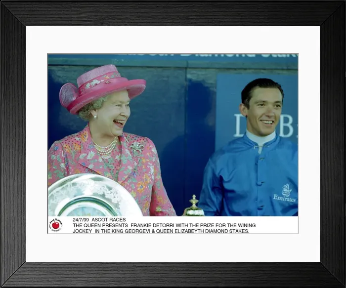 Framed Print : Queen Elizabeth presents Frankie Dettori with the prize for the winning jockey in Framed Print : Queen Elizabeth presents Frankie Dettori with the prize for the winning jockey in
