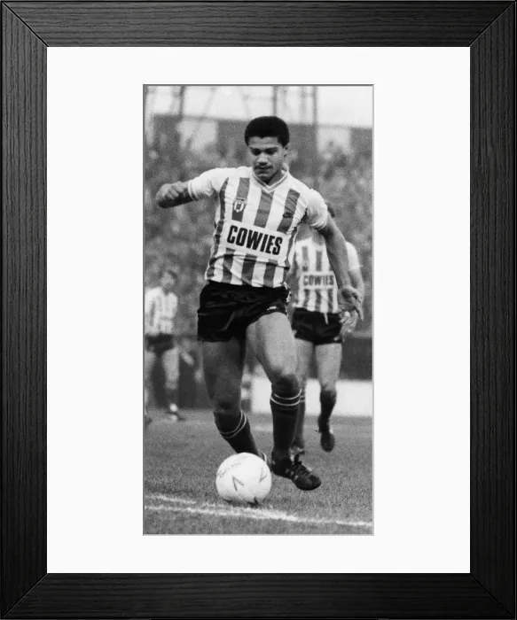 Framed Print : Sunderland football player Reuben Agboola. Circa 1985 Framed Print : Sunderland football player Reuben Agboola. Circa 1985