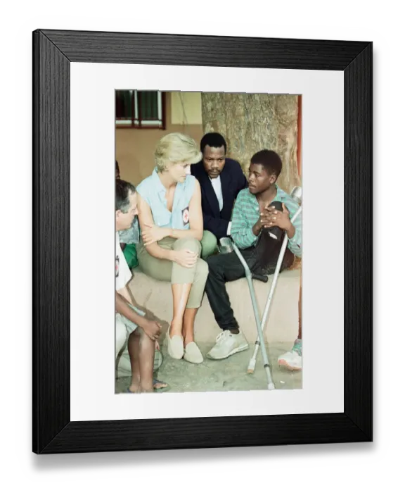 Framed Print : Diana, Princess of Wales during her four day visit to Angola Framed Print : Diana, Princess of Wales during her four day visit to Angola